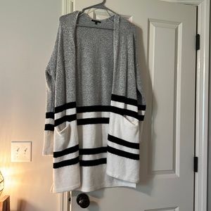 Long cardigan sweater - size medium